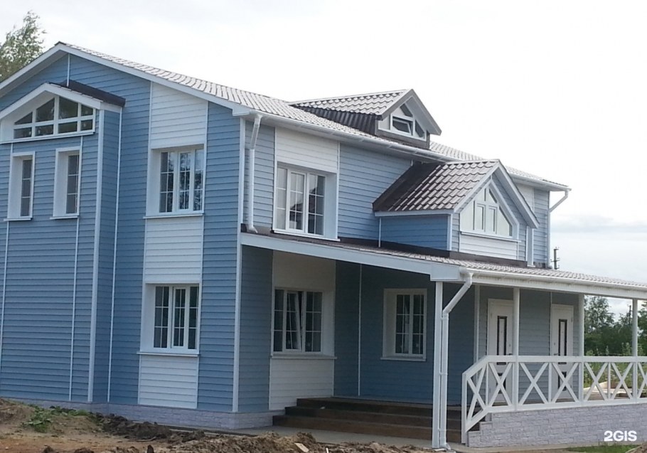 Серо голубой дом