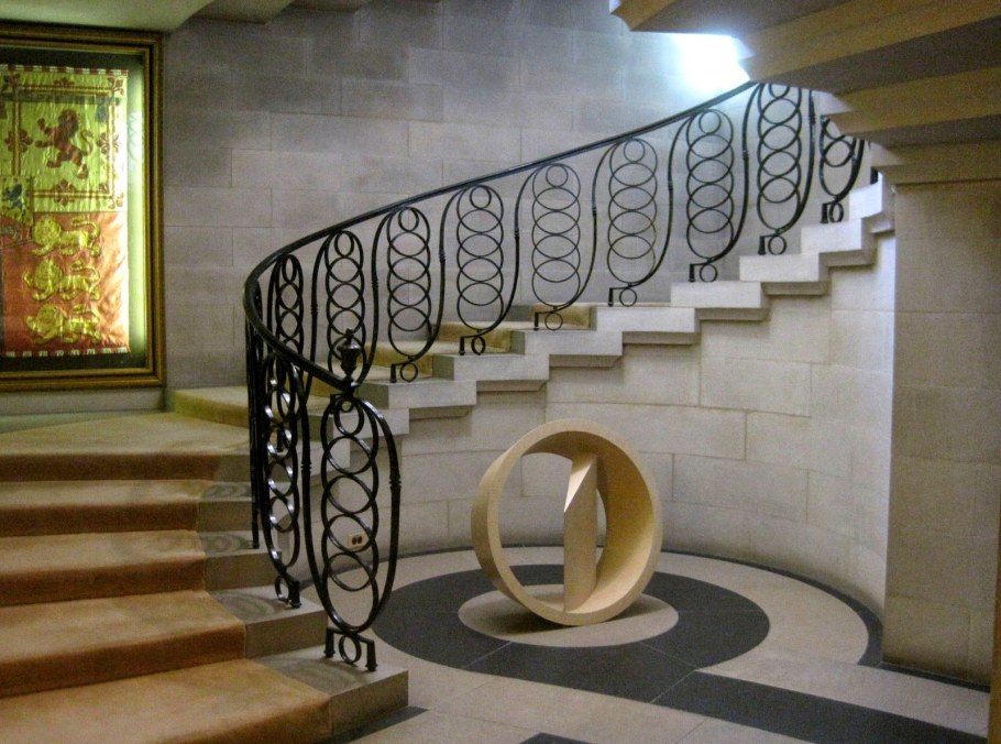 Современные лестницы в интерьере