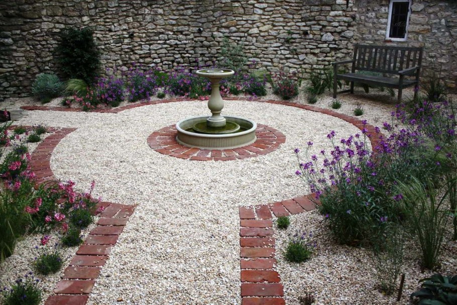 Мощеная брусчатая дорога