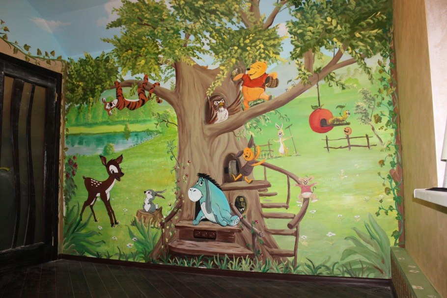 Дерево в детской комнате