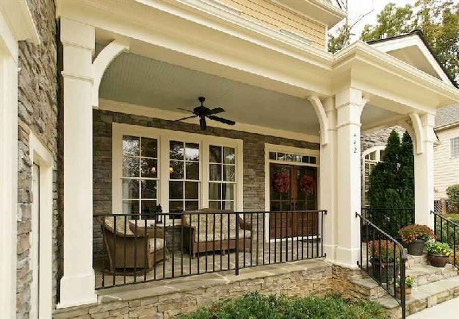 Веранда с колоннами к дому