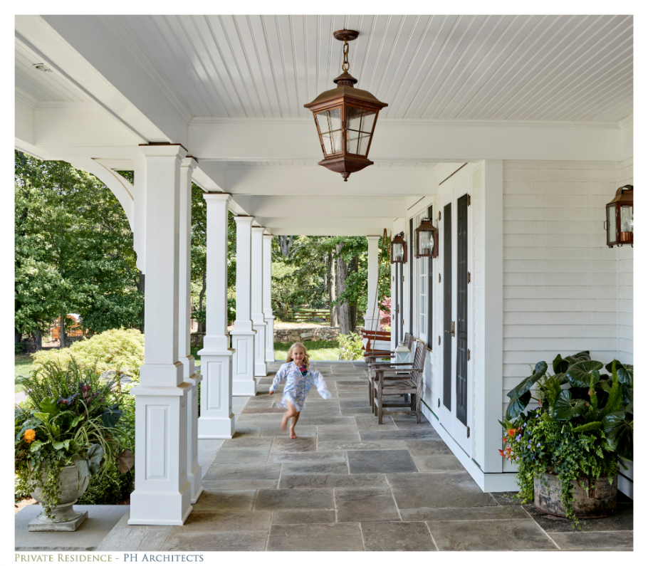 Веранда с колоннами