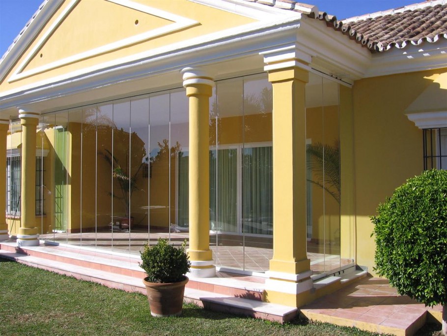 Веранда с колоннами