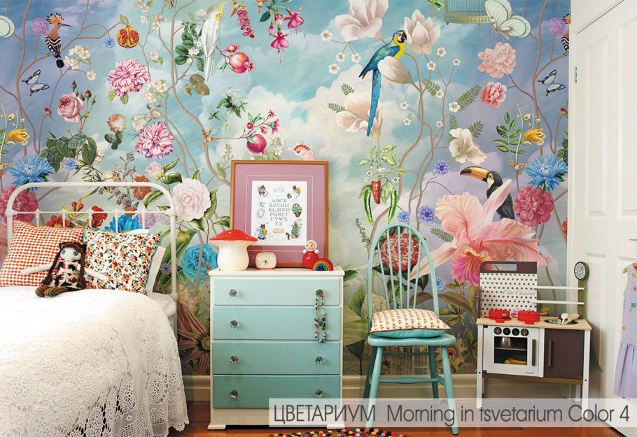 Фрески Аффреско и обои с цветами в интерьере