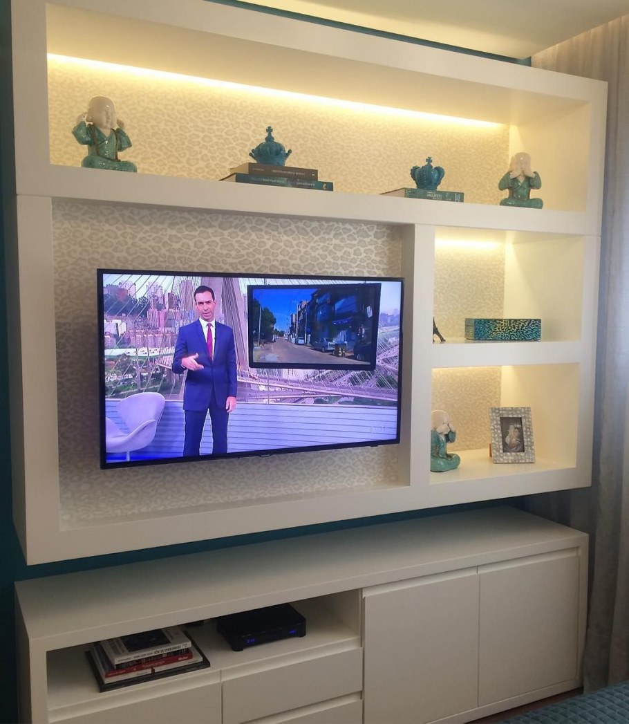 Зал с нишей под телевизор