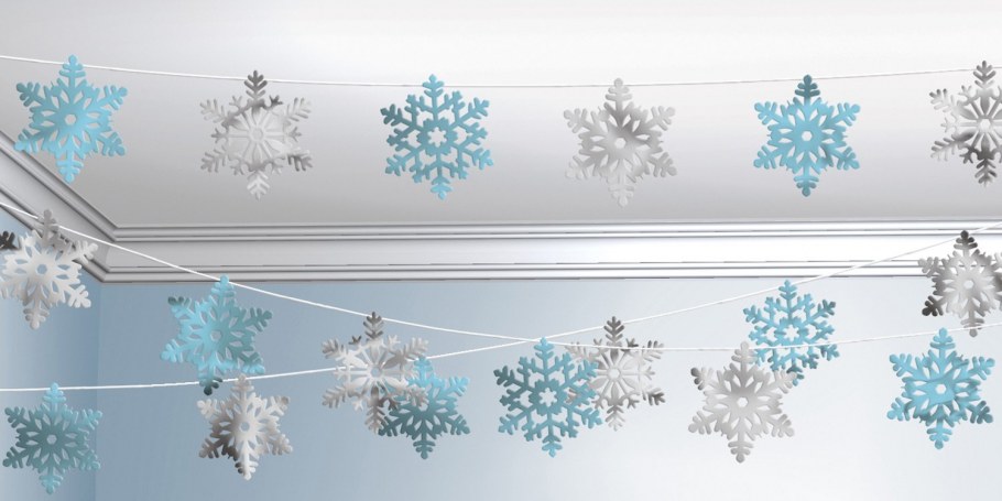 Снежинки для украшения зала