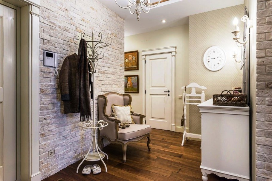 Узкая прихожая в стиле лофт