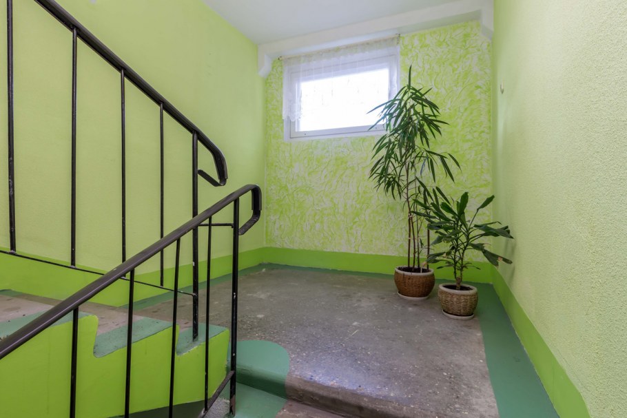 Красивый чистый подъезд