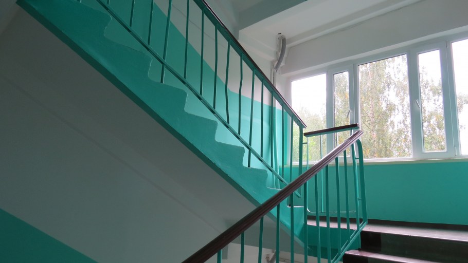 Цвет стен в подъезде