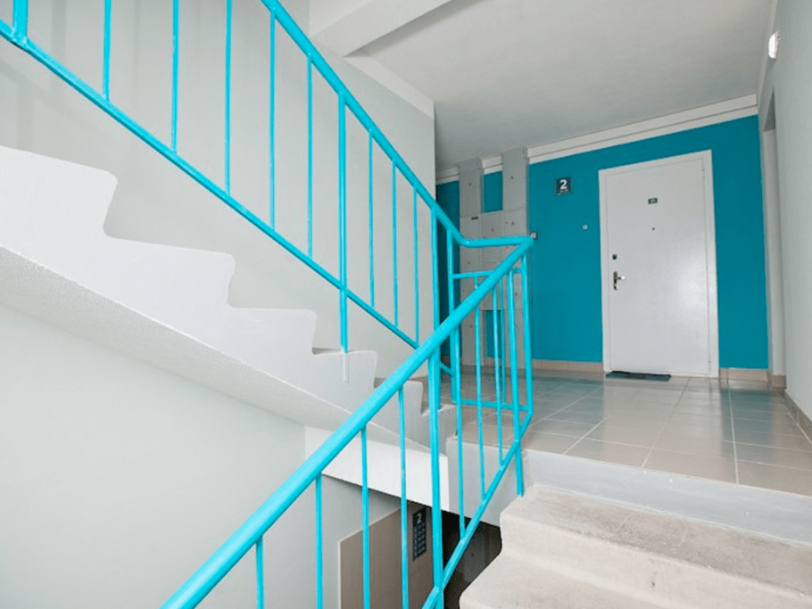 Цвет стен в подъезде