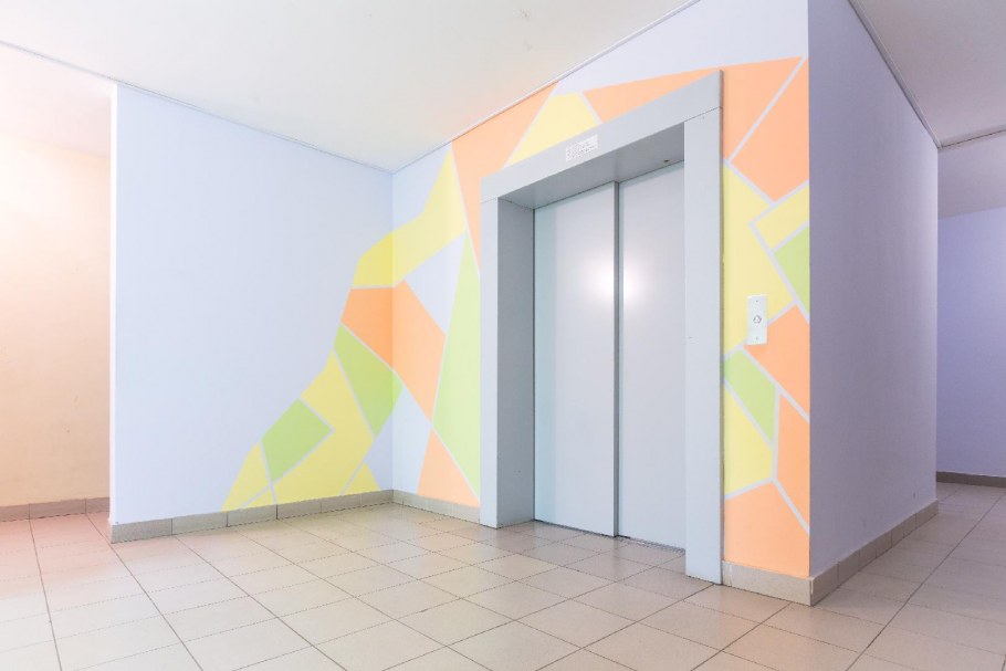 Окрашивание подъезда