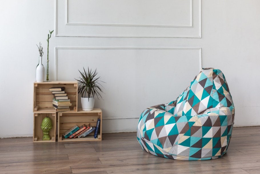 Круглый пуф в интерьере