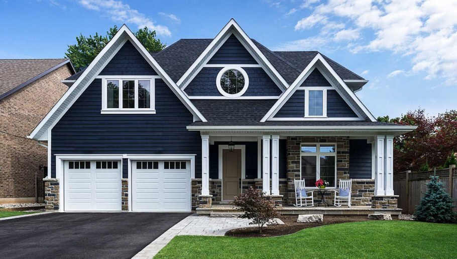 Серо голубой фасад