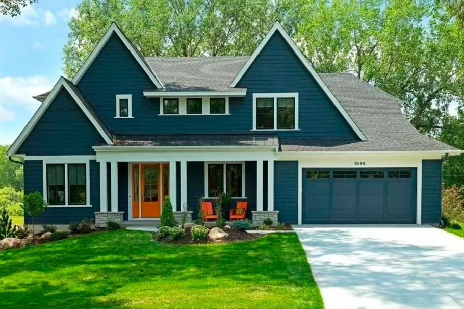 Серо голубой дом