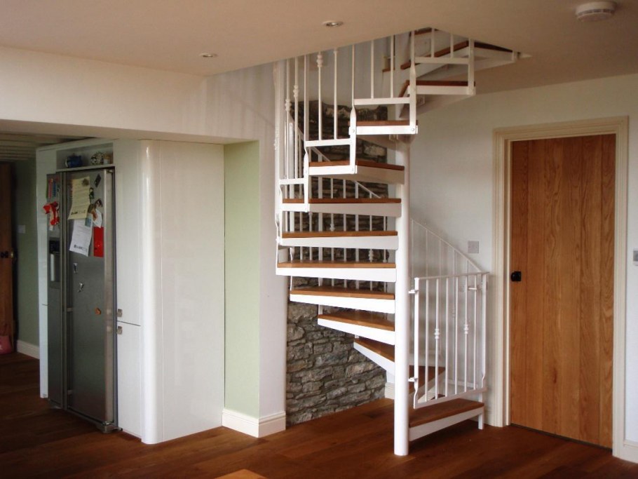 Приставная лестница Тини Хаус