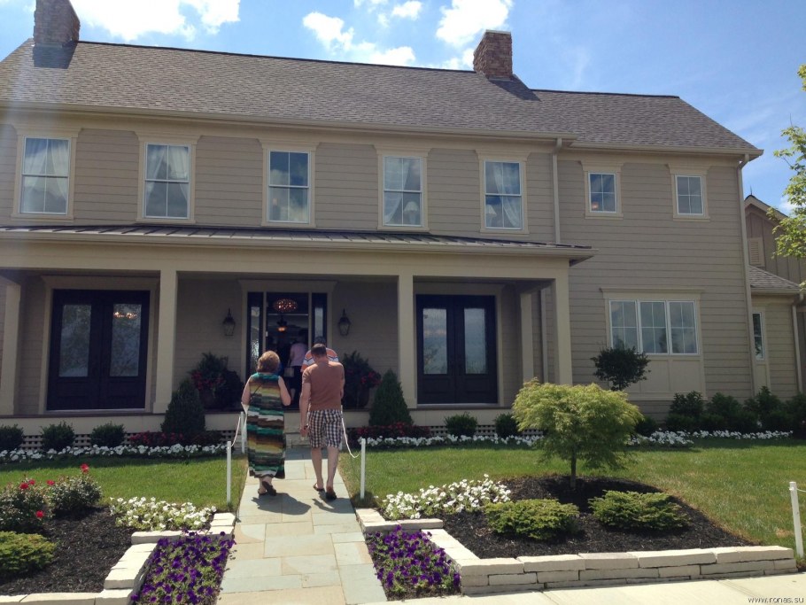 Неоновая спальня