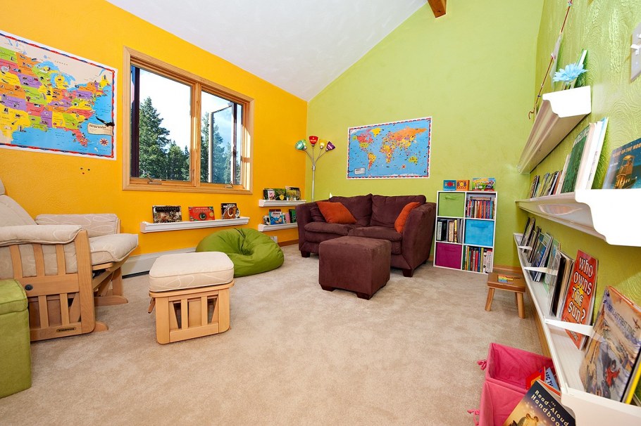 Оригинальный декор на стену для офиса