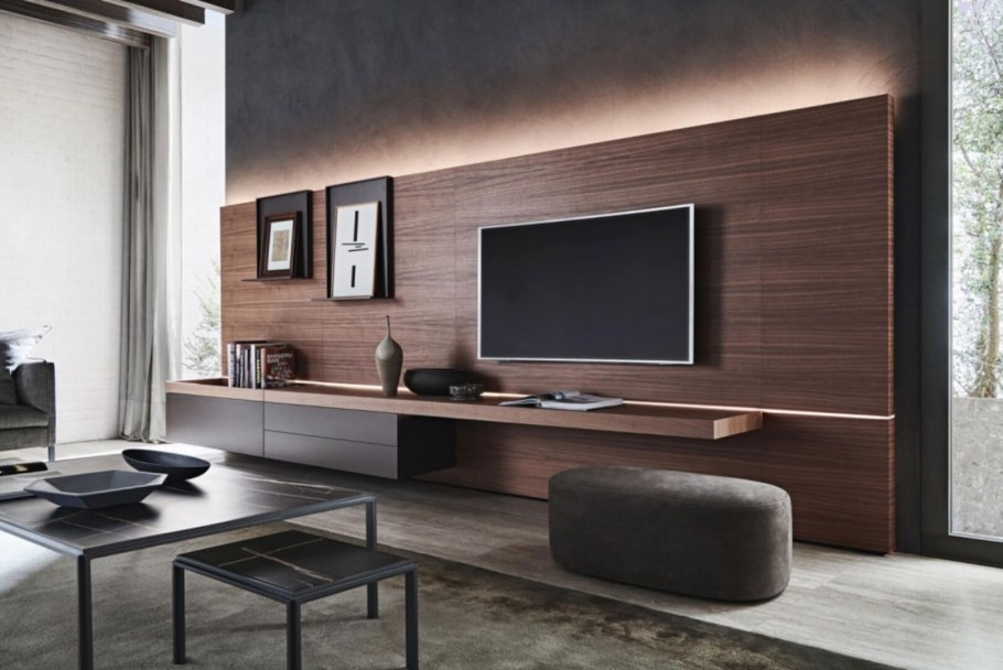 Ламинат на стену в гостиной