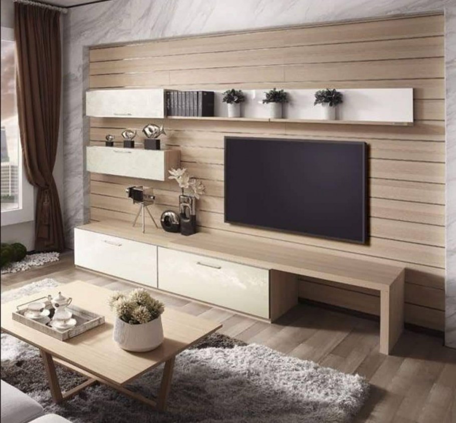 Телевизор на стене