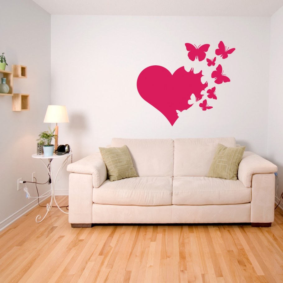 Украсить стену в комнате