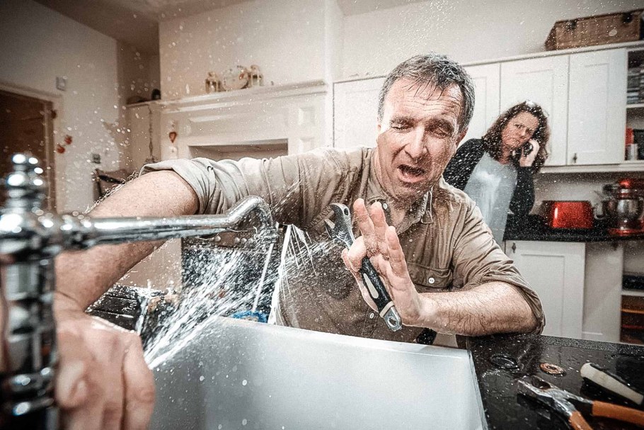 Затопило ванну