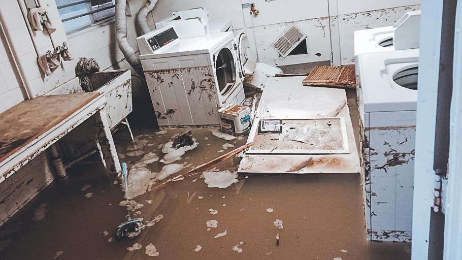 Может ли затопить ванну