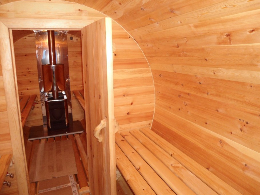 Туалет в бане бочке