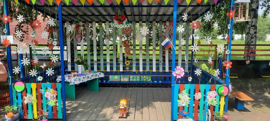 Как красиво оформить беседку на детский утренник