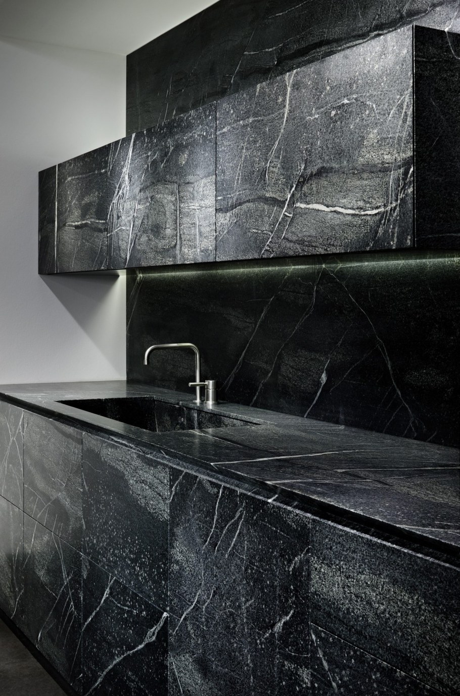 Кухня Авенза Леко Бьянко