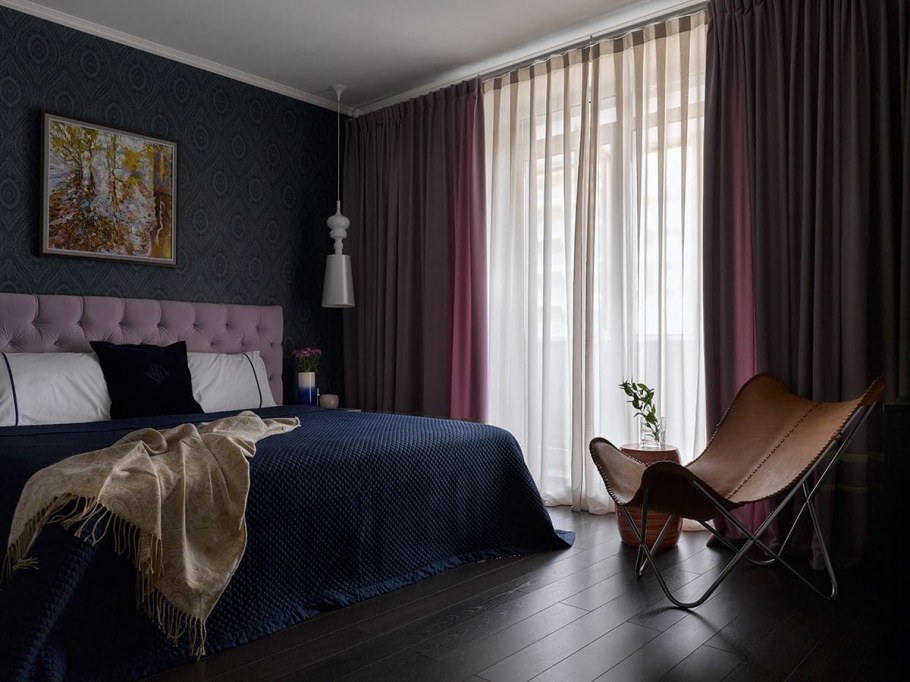 Синий диван в гостиной угловой вельвет