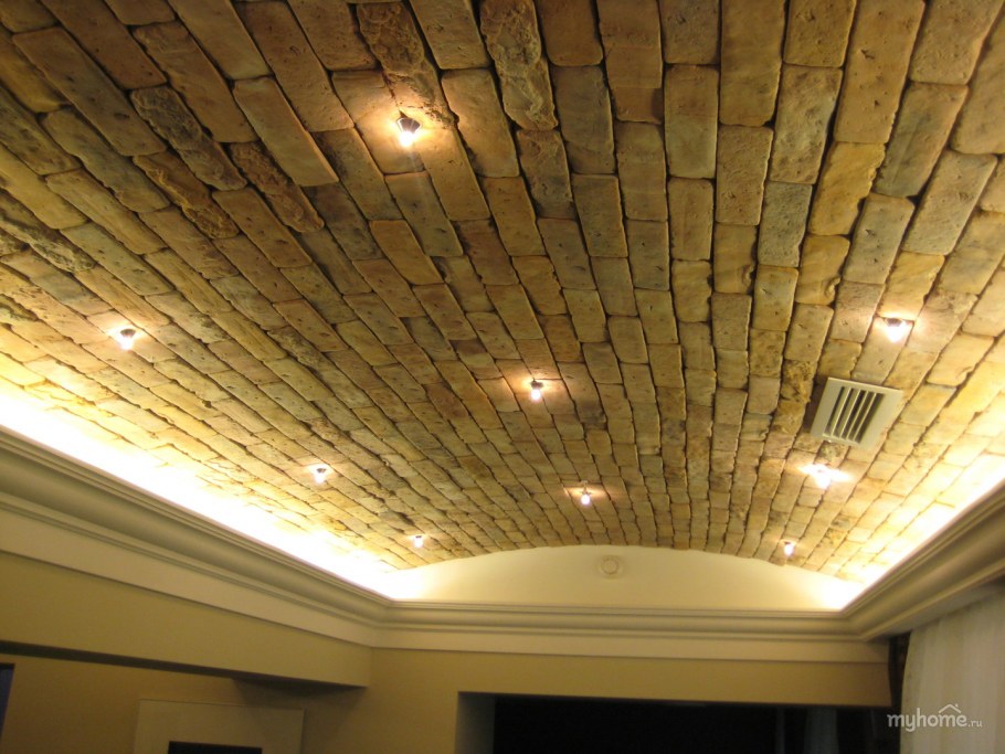 Лепнина на потолке в квартире