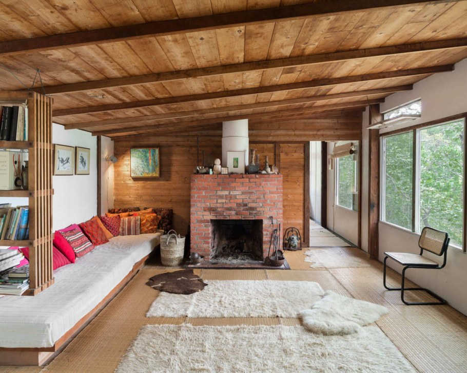 Деревянный частный дом изнутри