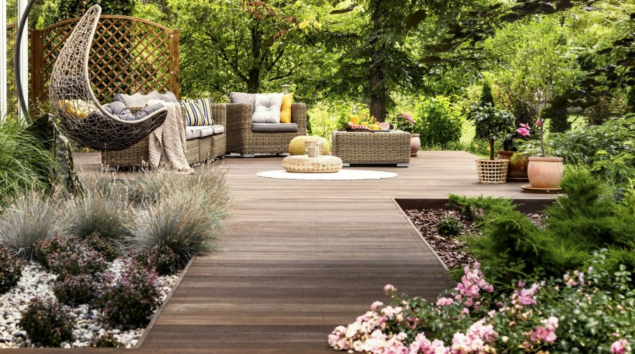 Терраса в саду