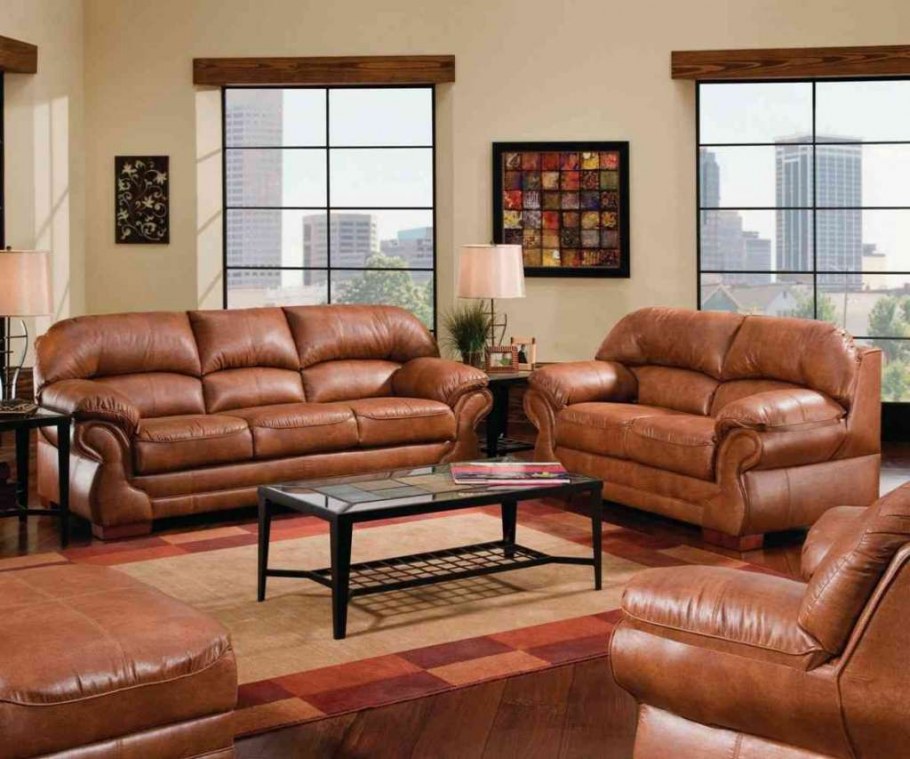 Кожаный диван в интерьере