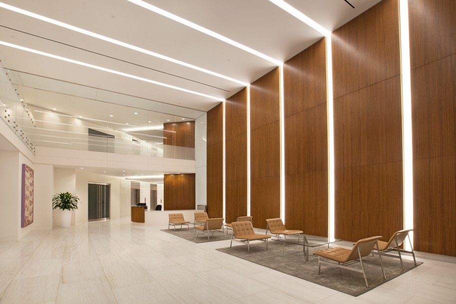 Интерьер холла общественного здания