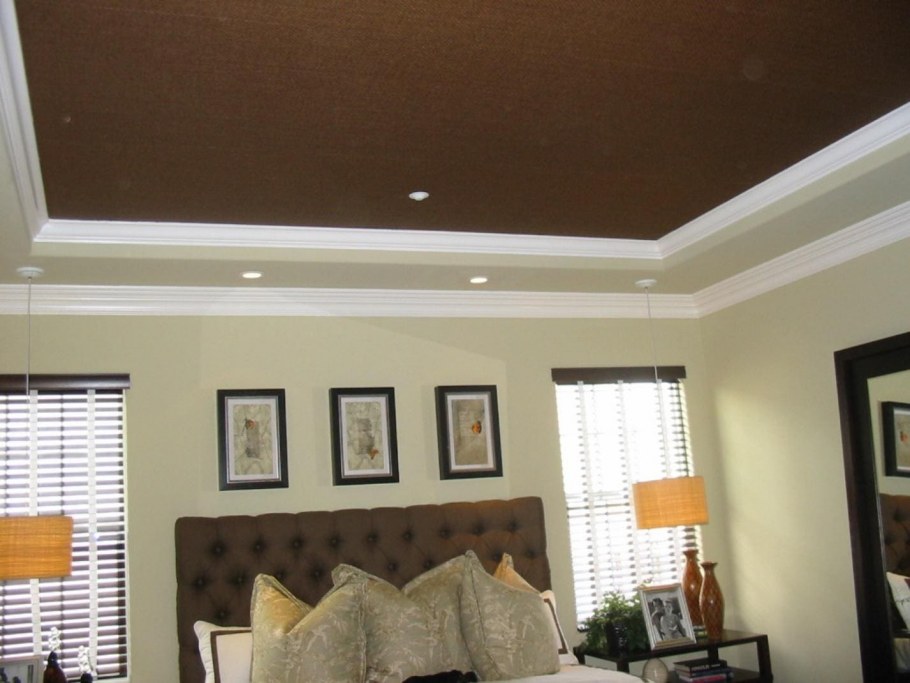 Цветные натяжные потолки