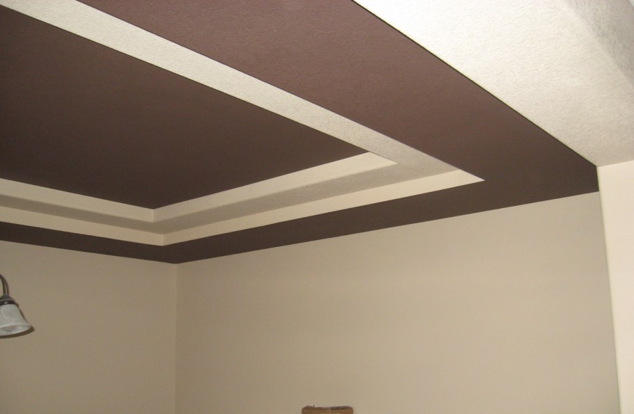 Потолок из гипсокартона цветной