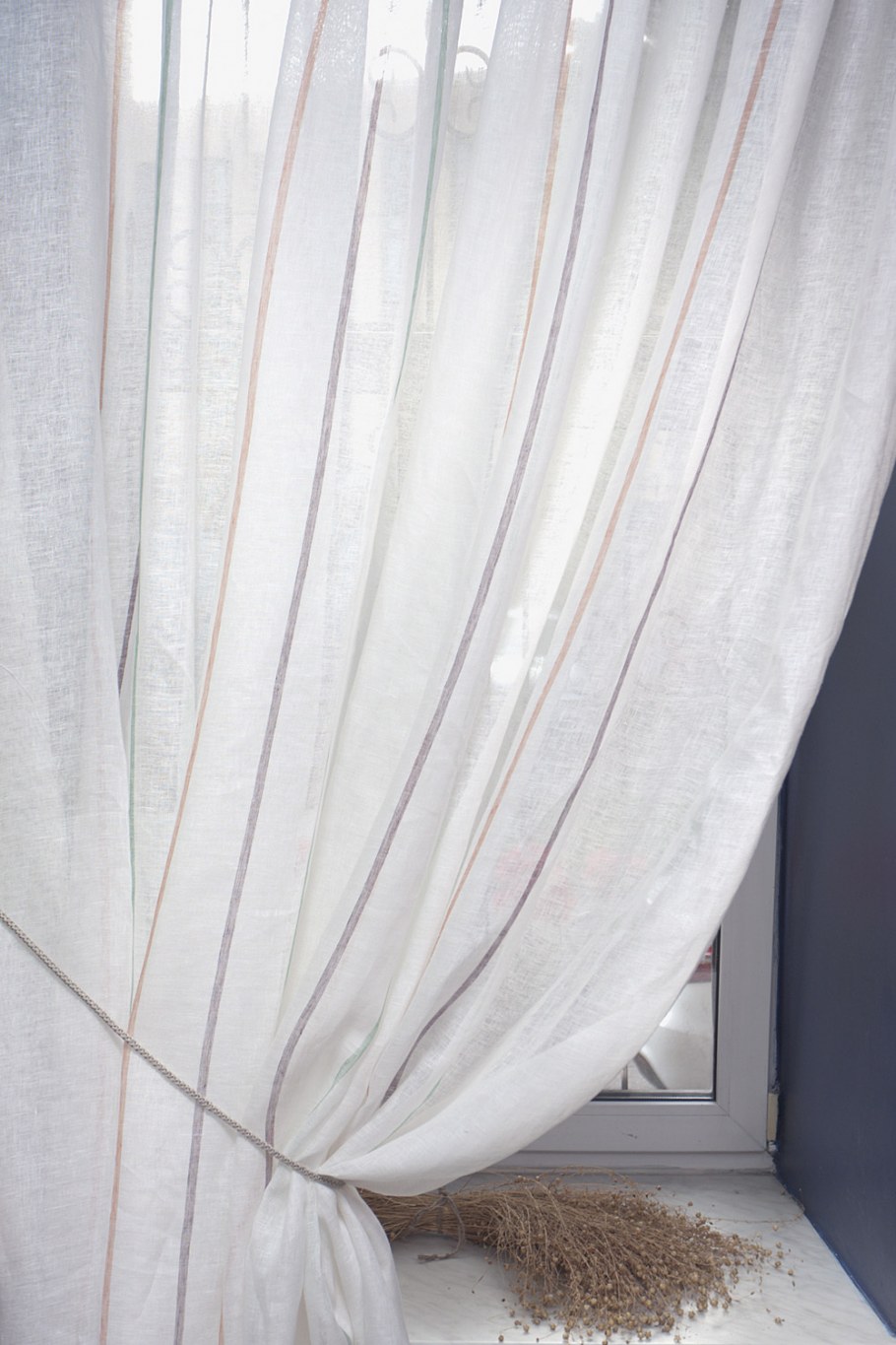 Льняная тюль с кружевом