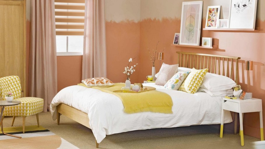 Комната в персиковых тонах