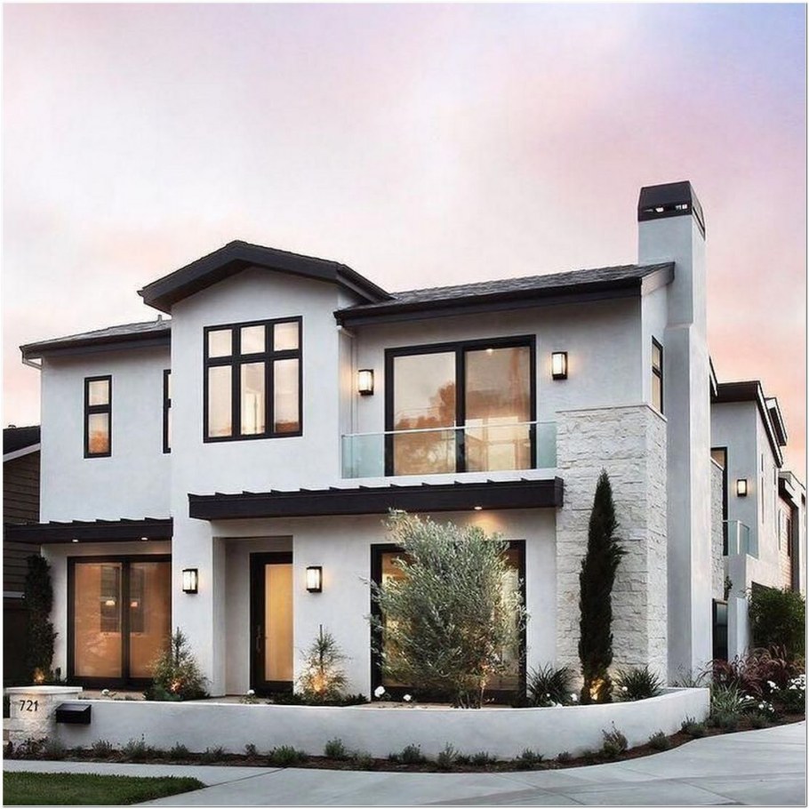 Стильный двухэтажный дом