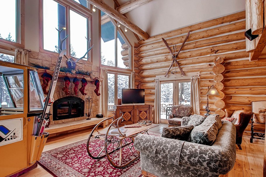Интерьер бревенчатого дома