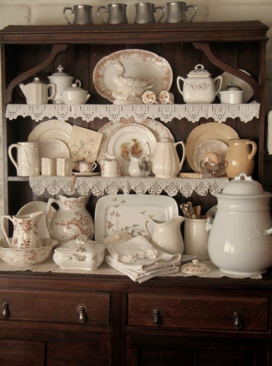 Набор посуды в деревенском стиле