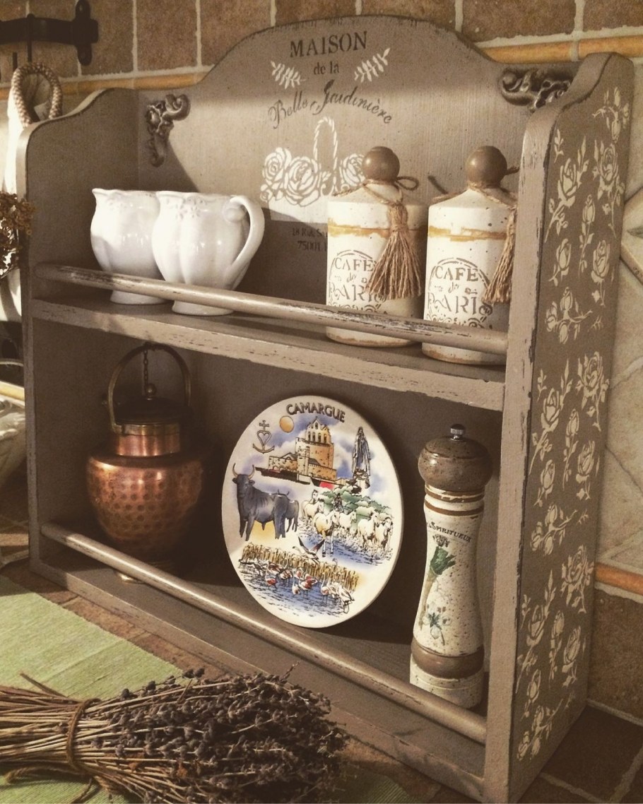 Полка для посуды в стиле Прованс