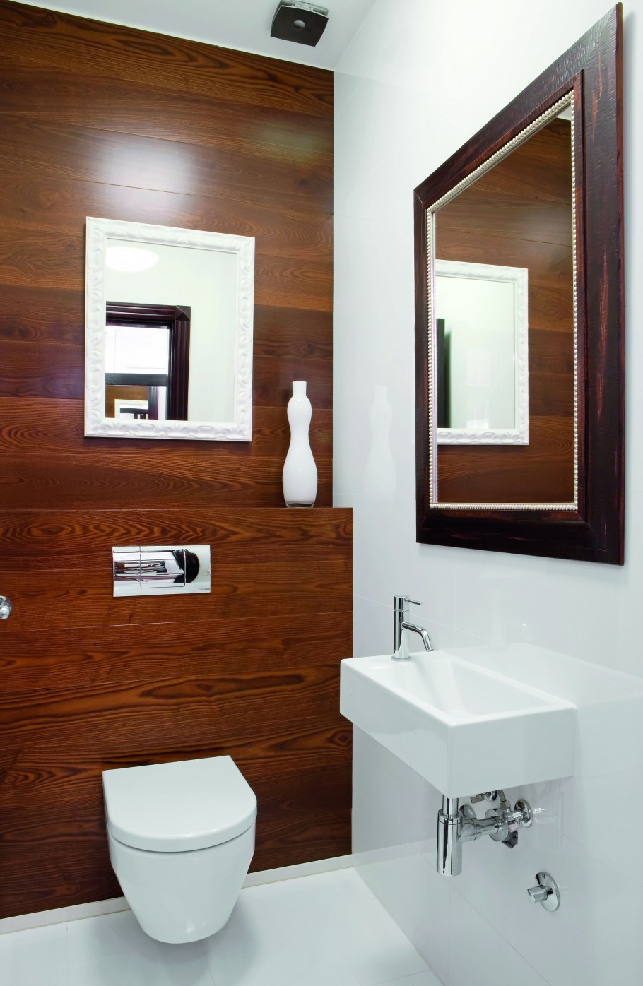 Санузел с деревянной плиткой