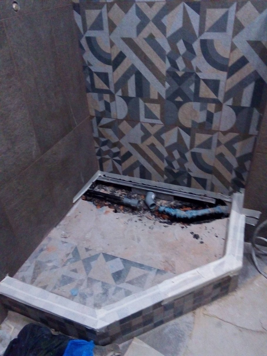 Ревизионное окно в ванной