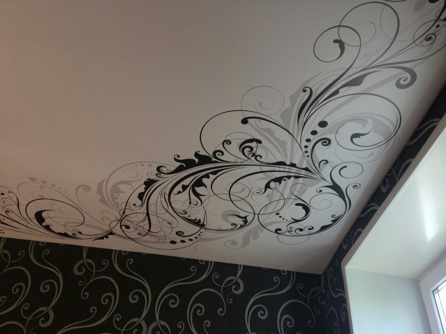 Натяжные потолки с узорами