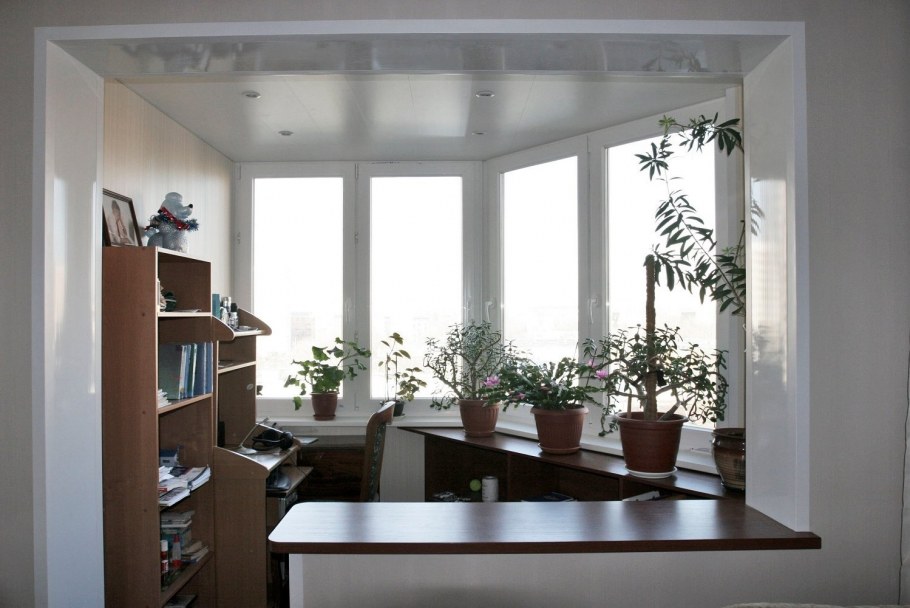 Отделка балкона объединенного с комнатой