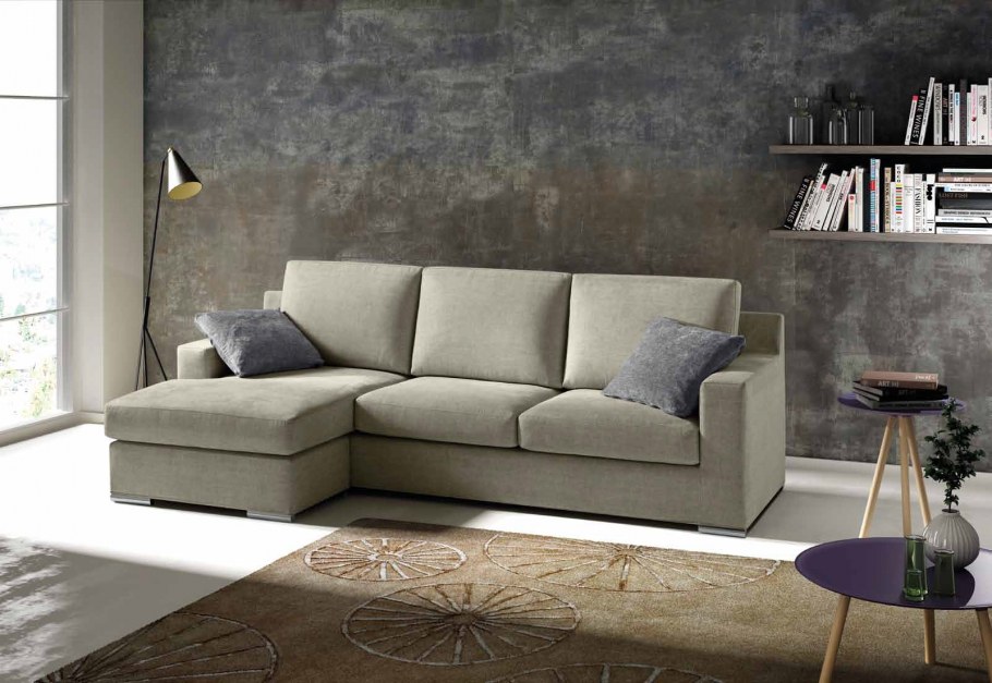 Серый бархатный диван