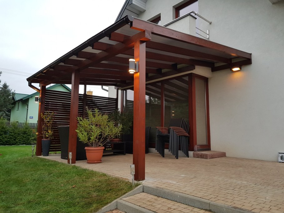 Деревянный навес к дому