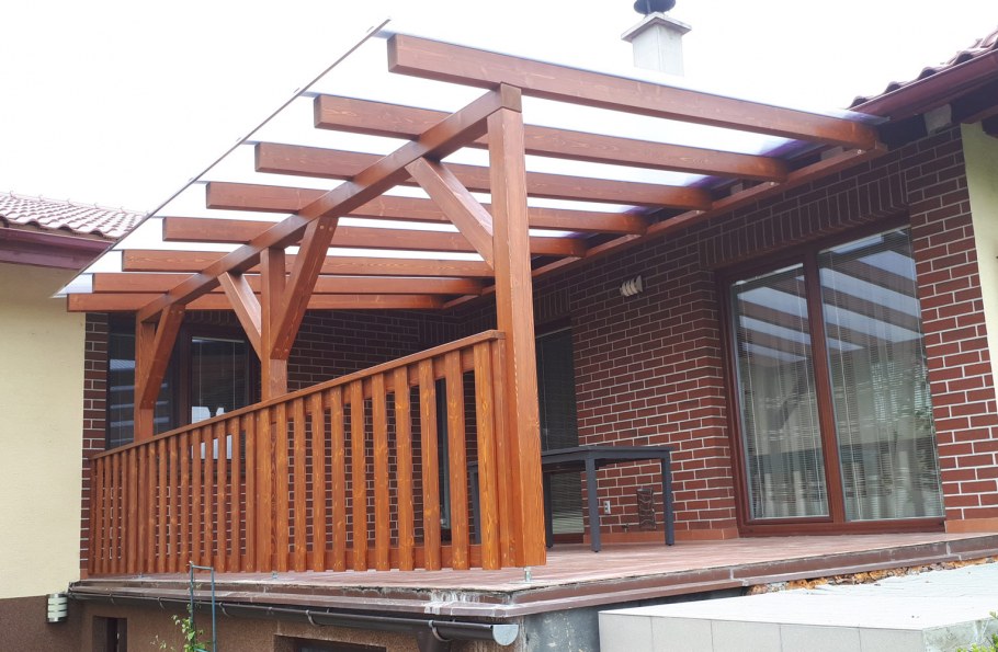 Деревянный навес с поликарбонатом